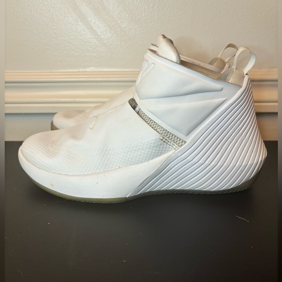 Nike Jordan Why Not Zer0.1 Triple White Athletic Shoes Size 6.5 Youth / 8 Womens - Picture 6 of 16